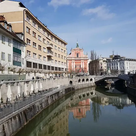 Apartments Ljubljana Apartamento